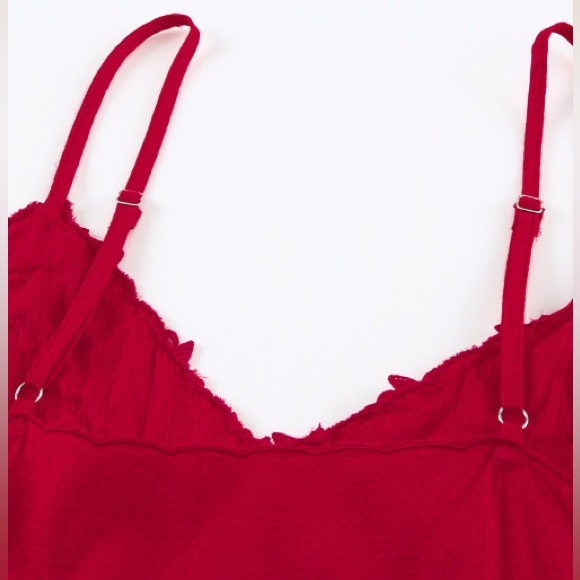 Red Crochet V Neck Slip Tank Top - Picture 9 of 10